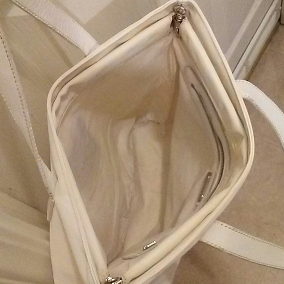 Fendi Bag - Picture 6 of 8